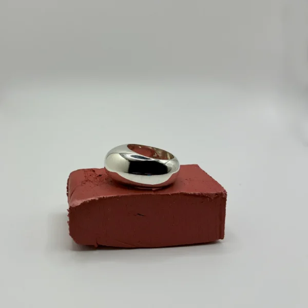 Side view of Pebble ring in silver